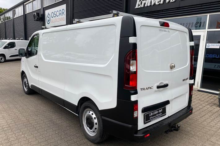Hvid Renault Trafic T29 fra 2021