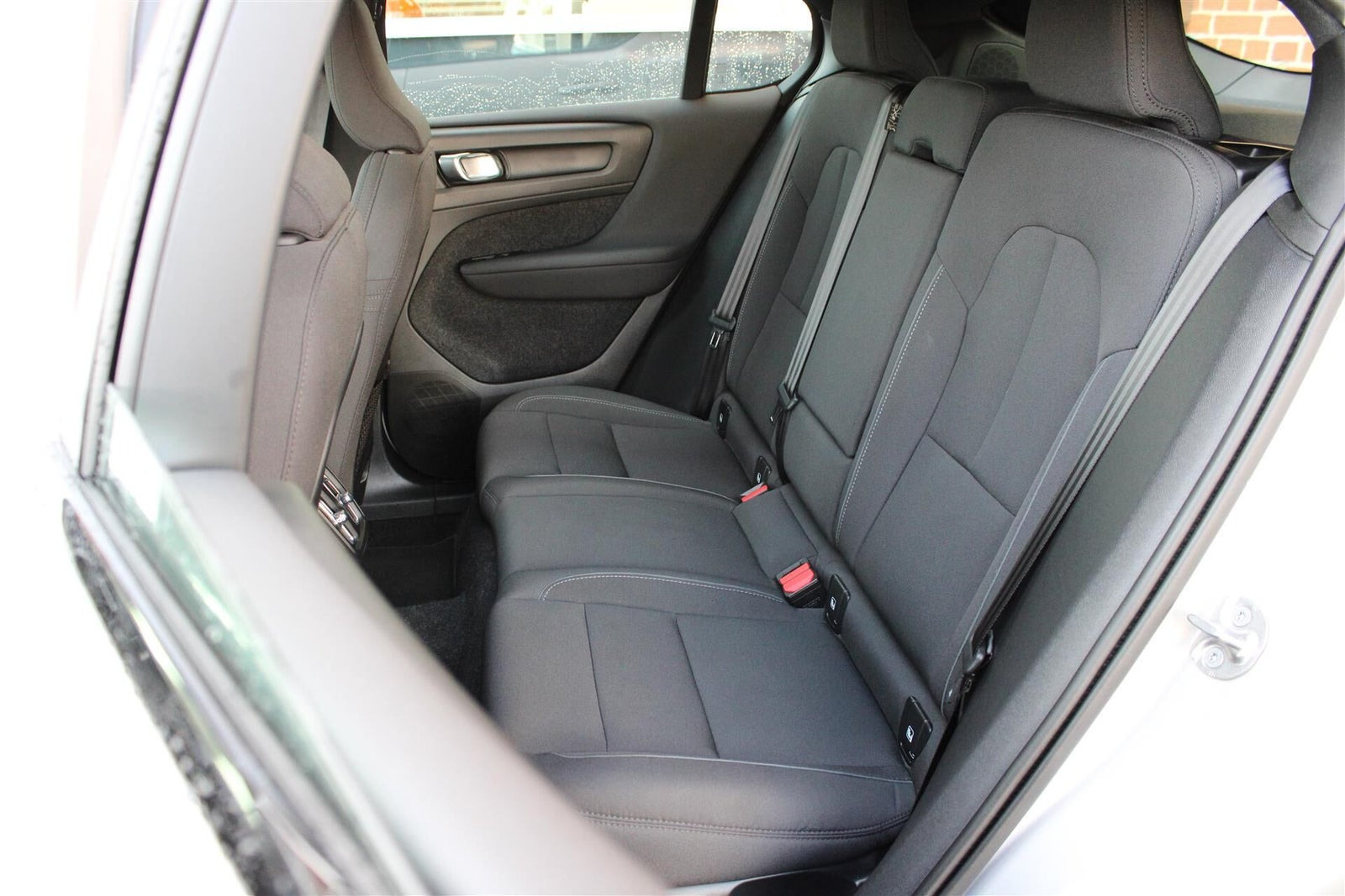 Sølv Volvo C40 fra 2023