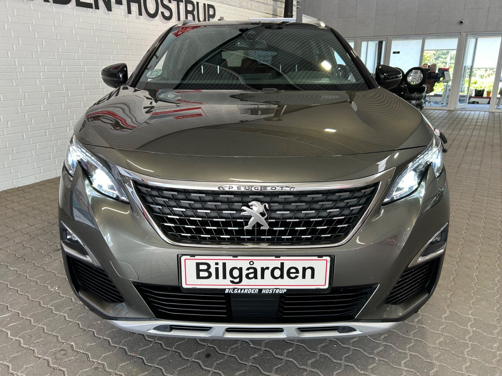Grøn Peugeot 3008 fra 2018