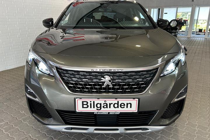 Grøn Peugeot 3008 fra 2018
