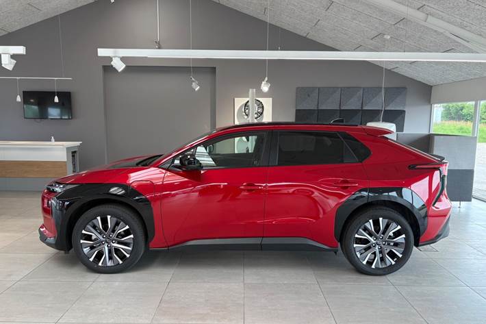 Rød Subaru Solterra fra 2026