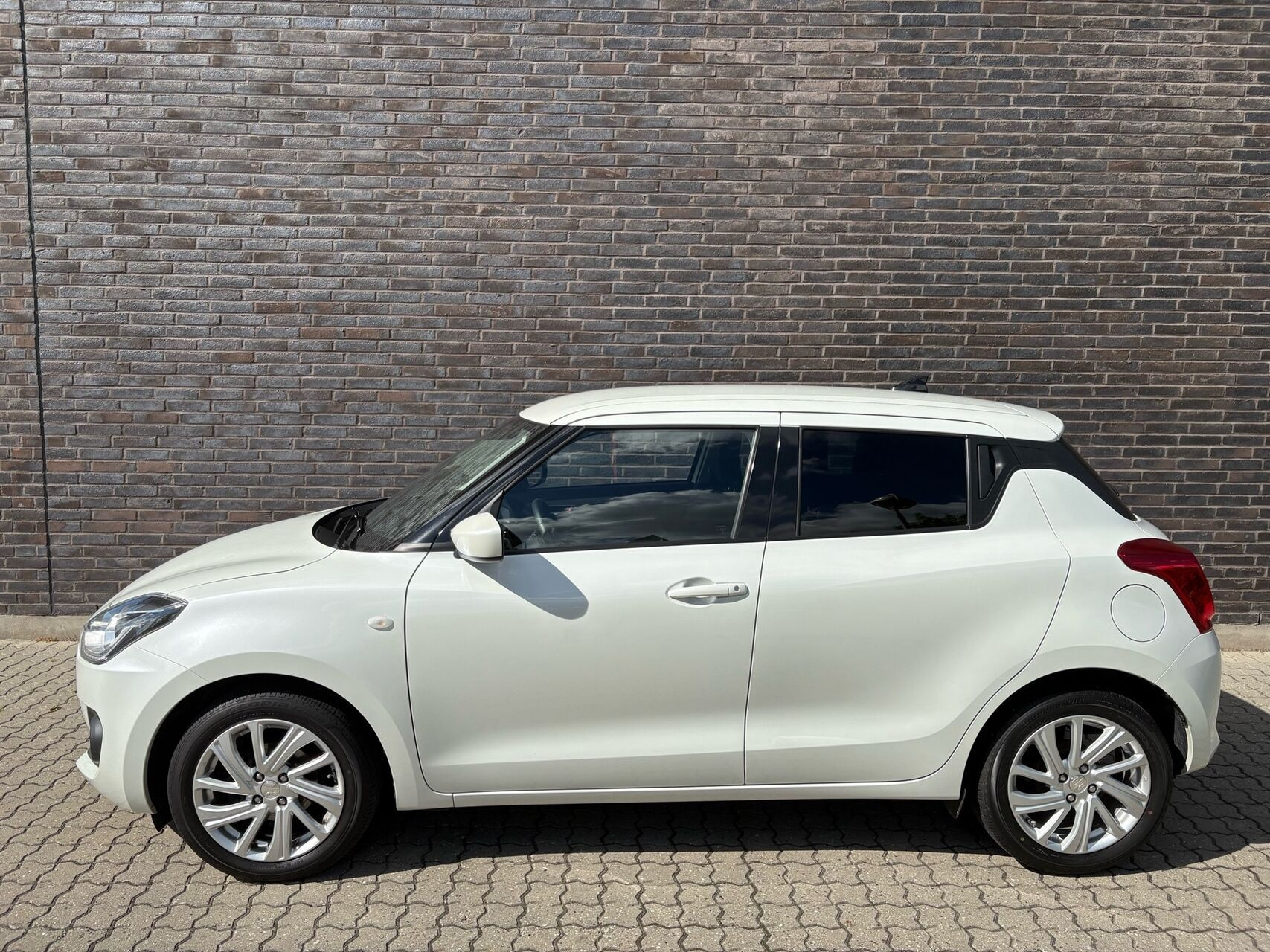 Hvid Suzuki Swift fra 2021
