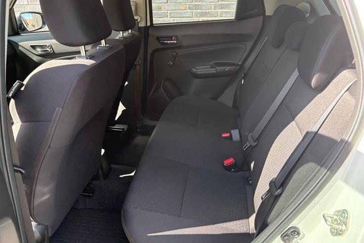 Hvid Suzuki Swift fra 2021