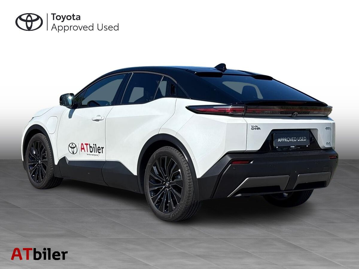 Hvid Toyota C-HR+ fra 2026