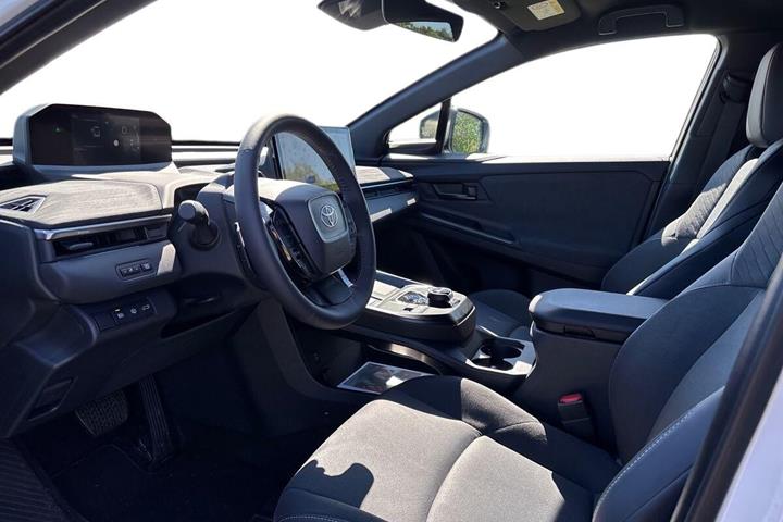 Hvid Toyota C-HR+ fra 2026