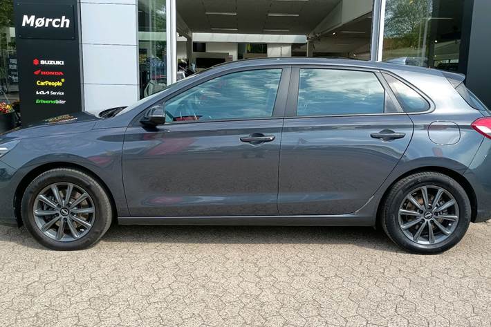 Sort Hyundai i30 fra 2022