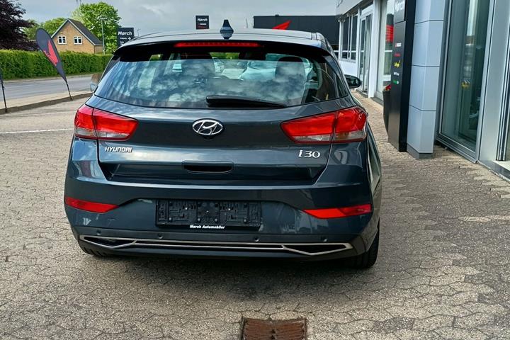 Sort Hyundai i30 fra 2022