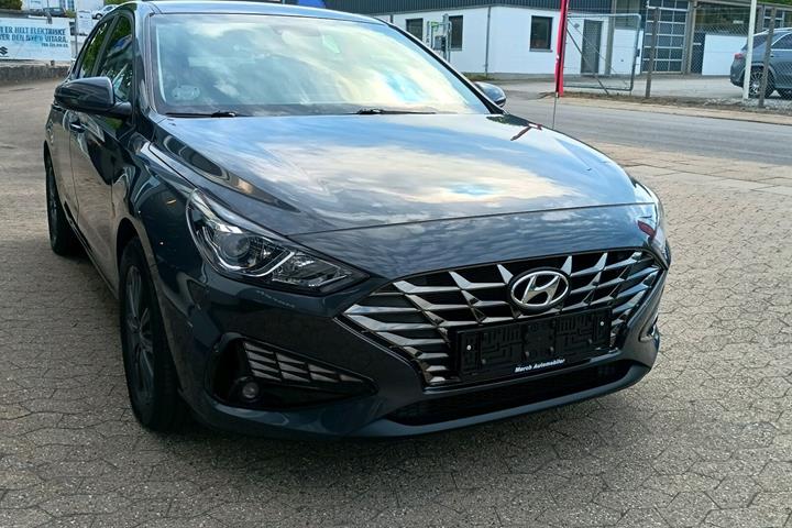 Sort Hyundai i30 fra 2022