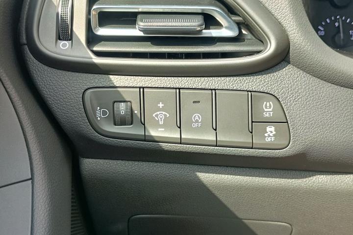Sort Hyundai i30 fra 2022