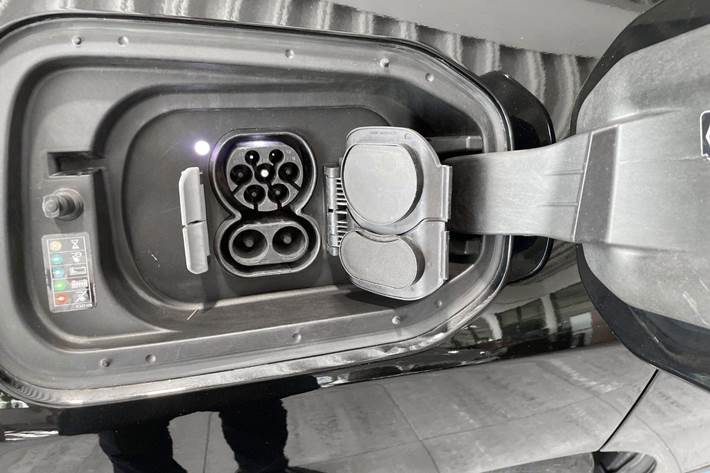 Sort BMW iX fra 2023