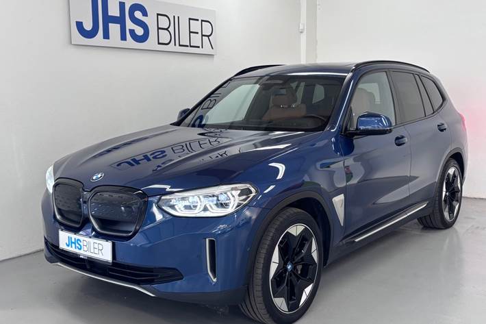 Blå BMW iX3 fra 2021