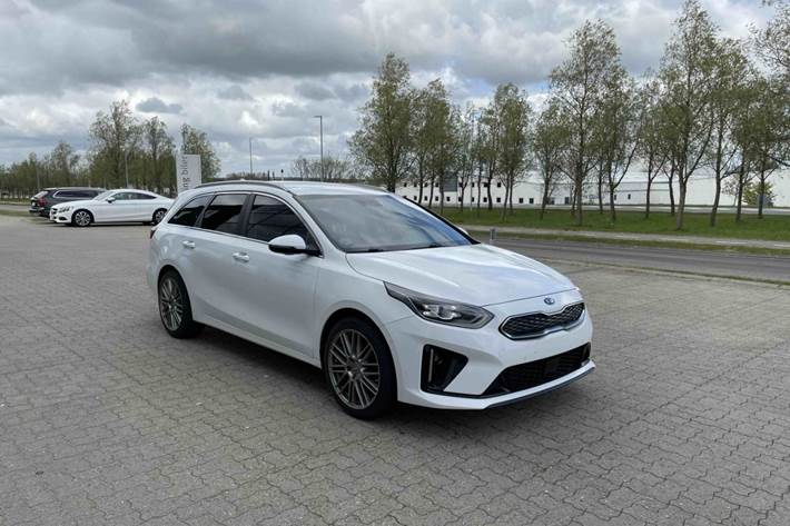 Hvid Kia Ceed fra 2020