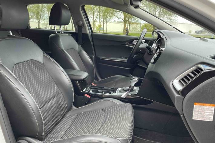 Hvid Kia Ceed fra 2020