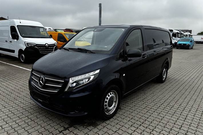 Blå Mercedes Vito 119 fra 2018