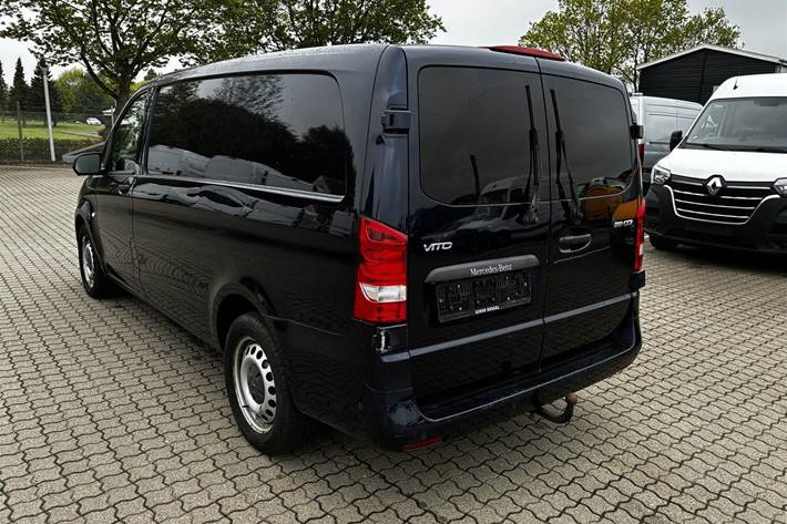 Blå Mercedes Vito 119 fra 2018