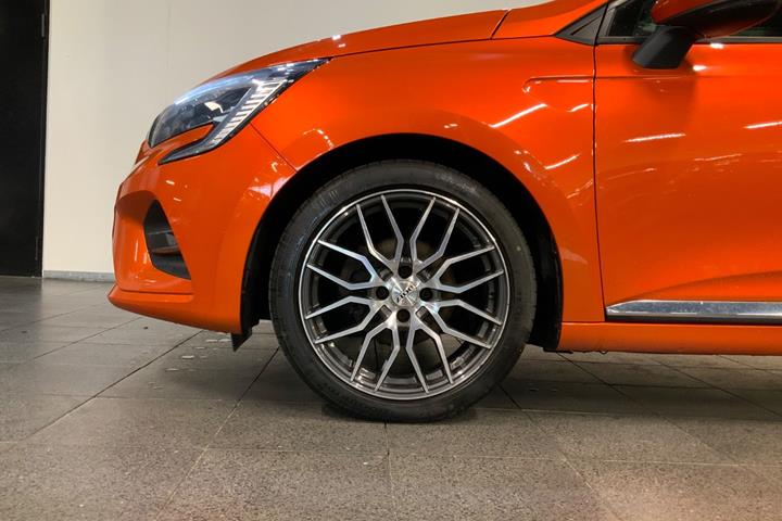 Orange Renault Clio V fra 2020