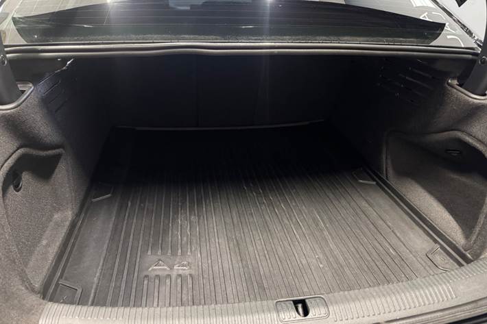 Sort Audi A4 fra 2016