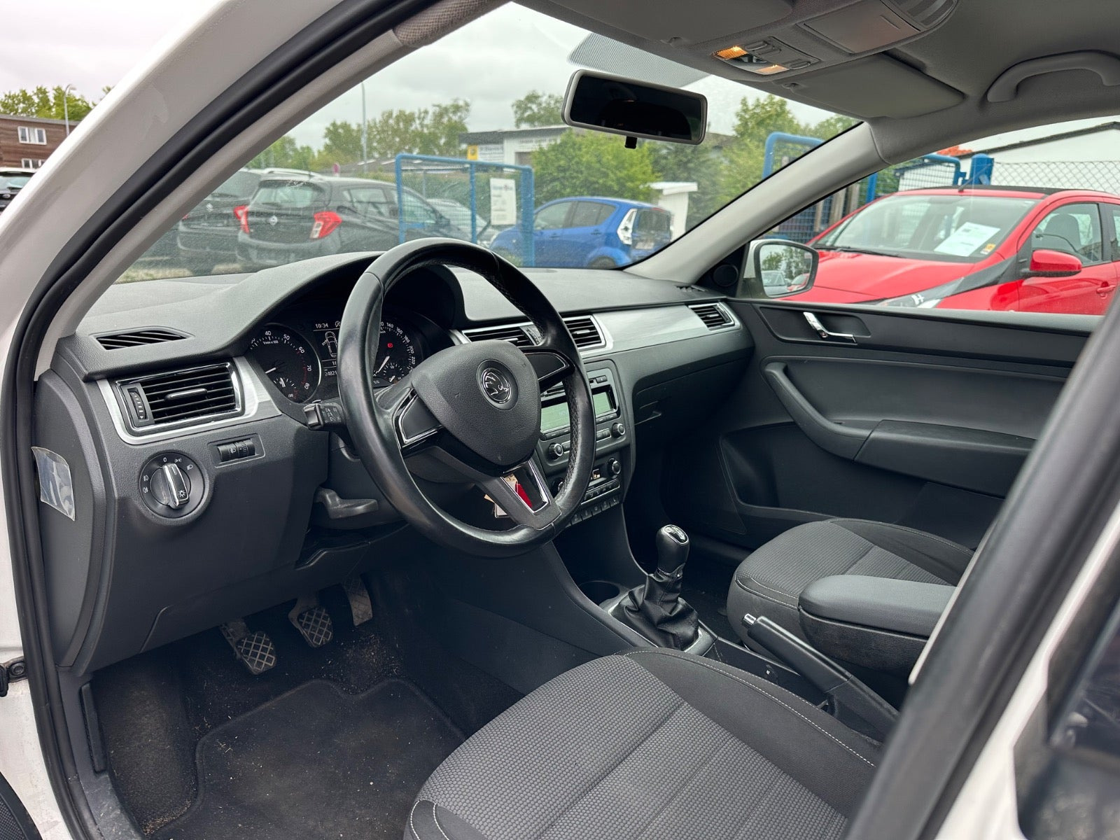 Hvid Skoda Rapid fra 2014
