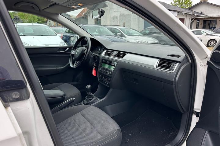 Hvid Skoda Rapid fra 2014