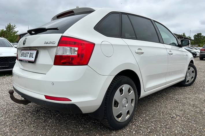 Hvid Skoda Rapid fra 2014