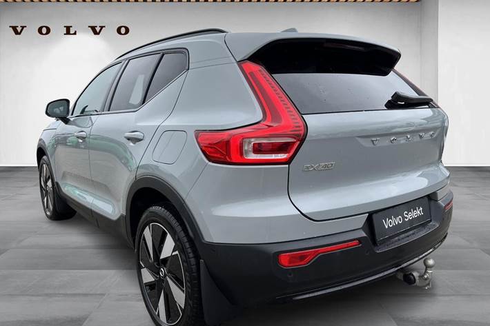 Grå Volvo EX40 fra 2025
