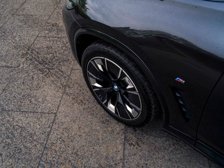 BMW iX3 Charged Plus M-Sport