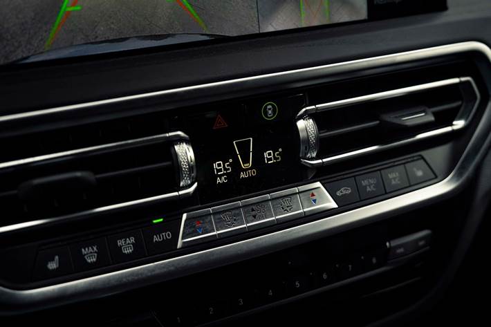 Grå BMW iX3 fra 2022