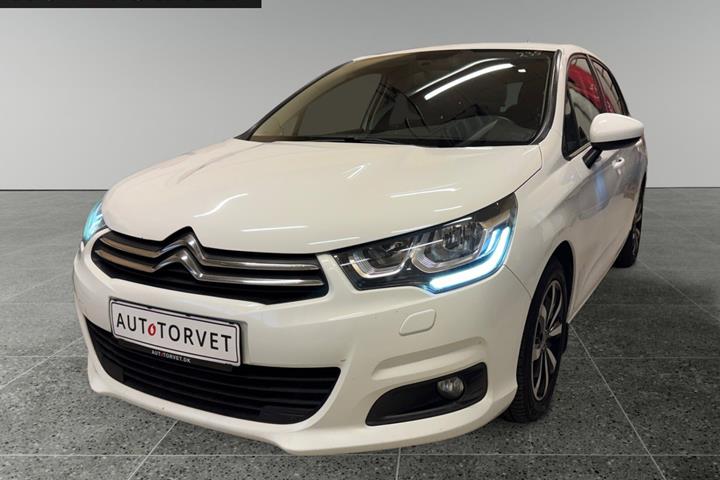 Hvid Citroën C4 fra 2018 set udefra