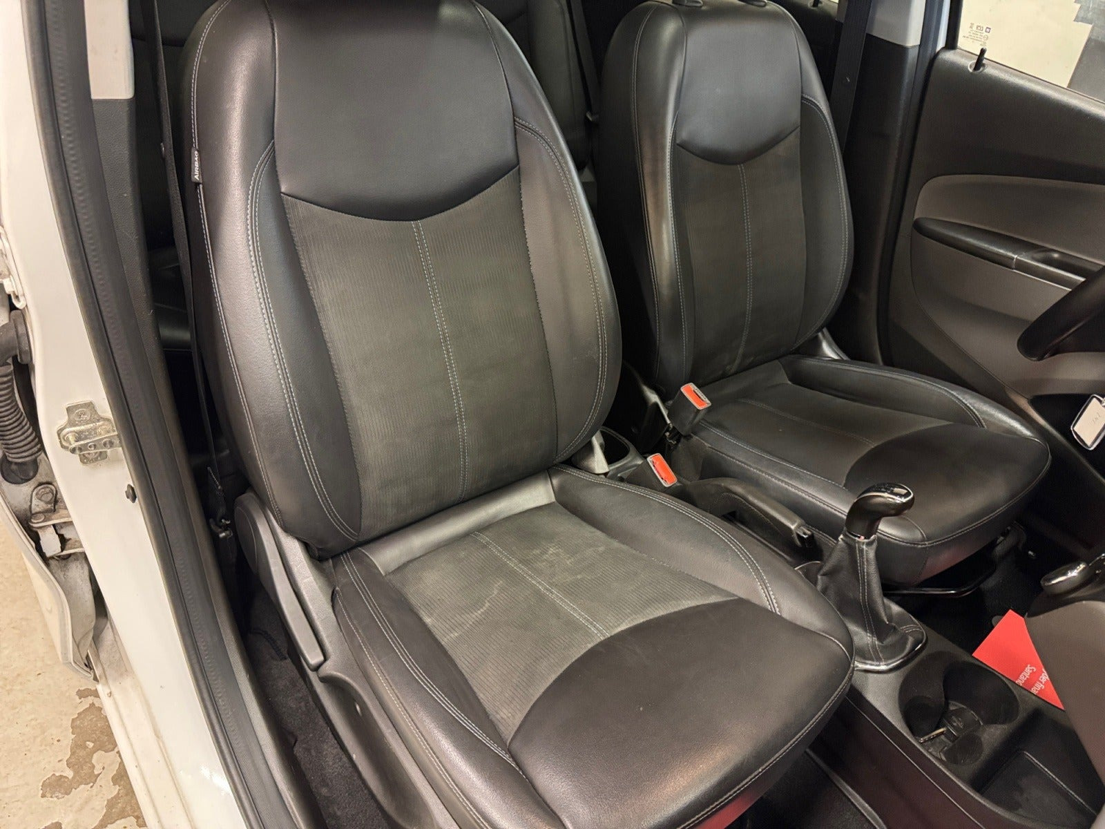 Hvid Opel Karl fra 2016