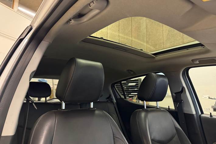 Hvid Opel Karl fra 2016