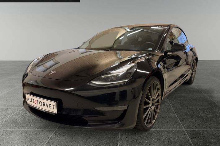 Sort Tesla Model 3 fra 2021