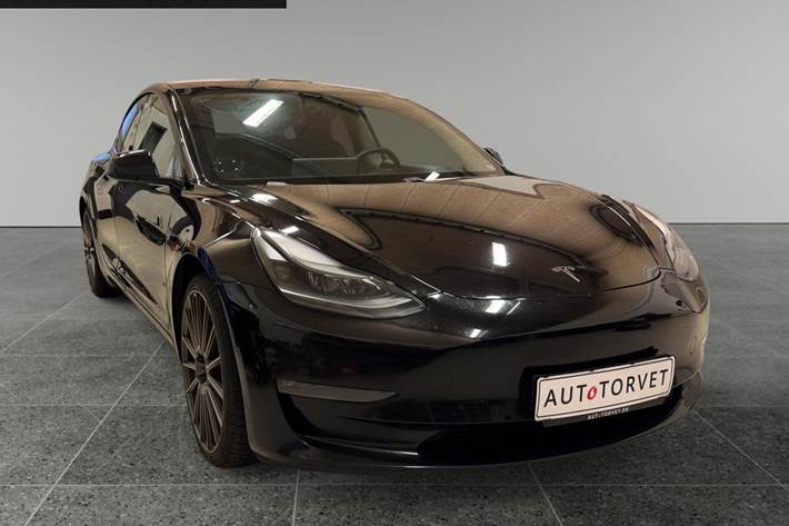 Sort Tesla Model 3 fra 2021