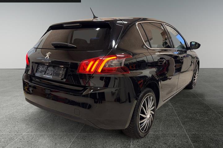 Sort Peugeot 308 fra 2020