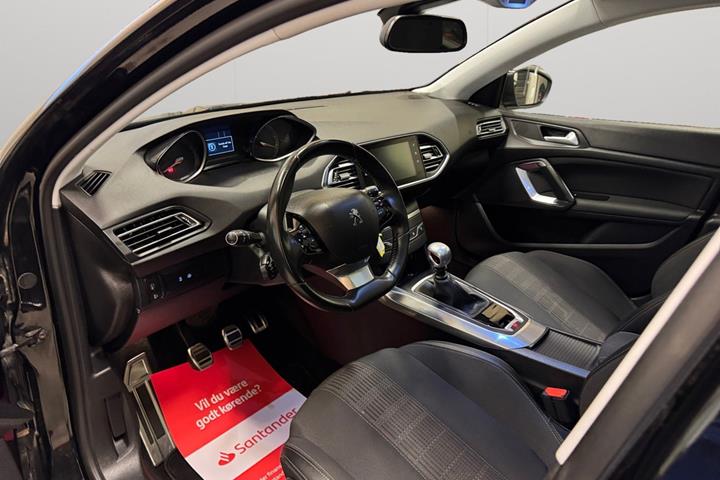 Sort Peugeot 308 fra 2020