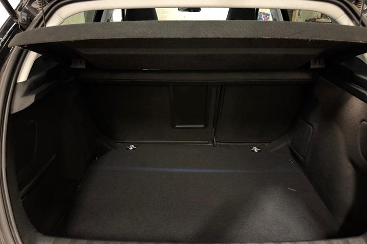 Sort Peugeot 308 fra 2020