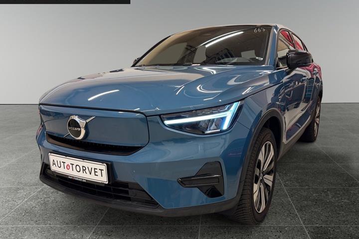 Blå Volvo C40 fra 2022 set udefra