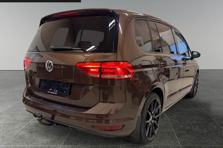 Brun VW Touran fra 2017