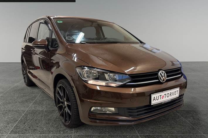 Brun VW Touran fra 2017