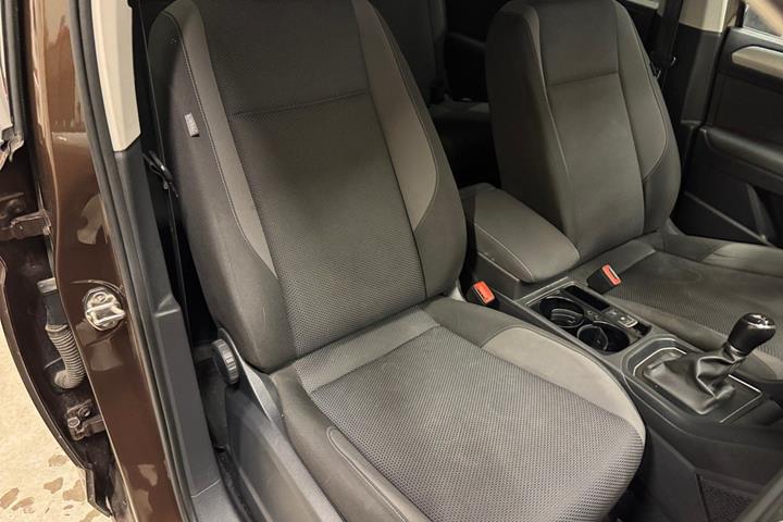 Brun VW Touran fra 2017