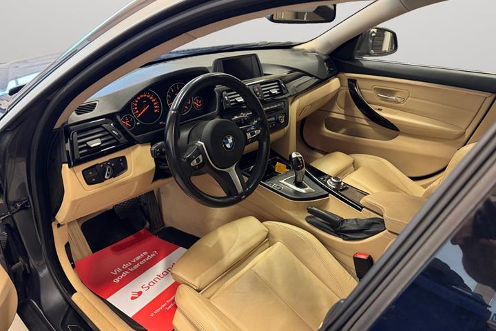 Grå BMW 430d fra 2017 set indefra