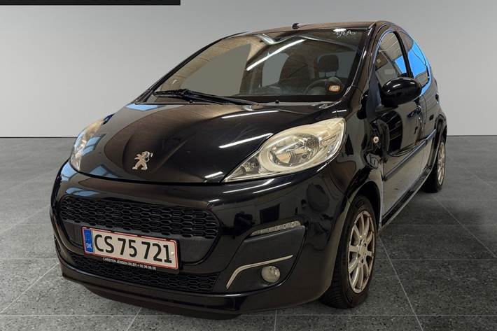 Sort Peugeot 107 fra 2013