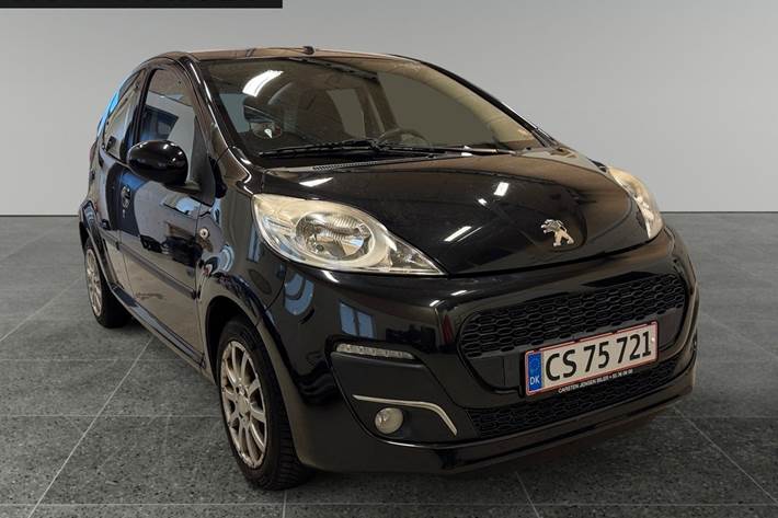 Sort Peugeot 107 fra 2013