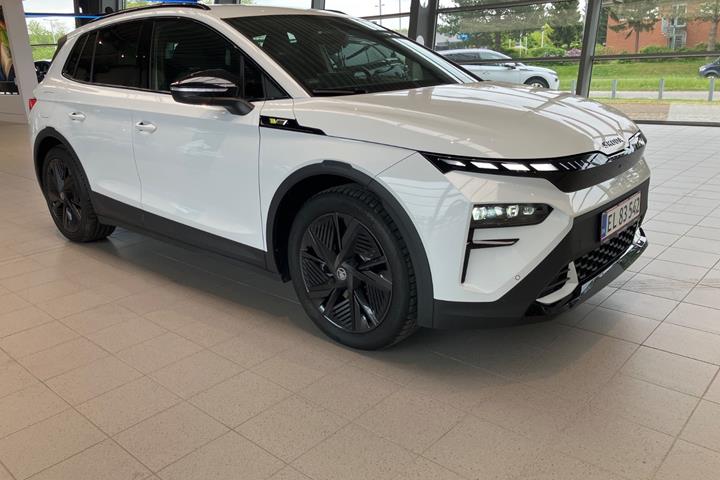 Hvid Skoda Elroq fra 2025 set udefra