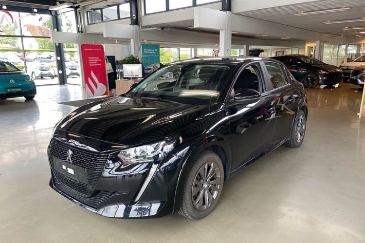 Sort Peugeot e-208 fra 2023