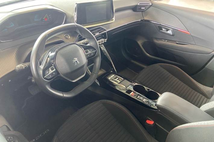 Sort Peugeot e-208 fra 2023