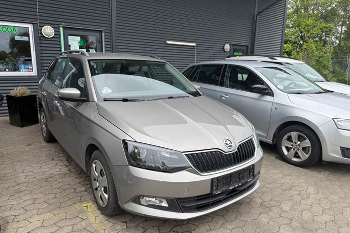 Beige Skoda Fabia fra 2015
