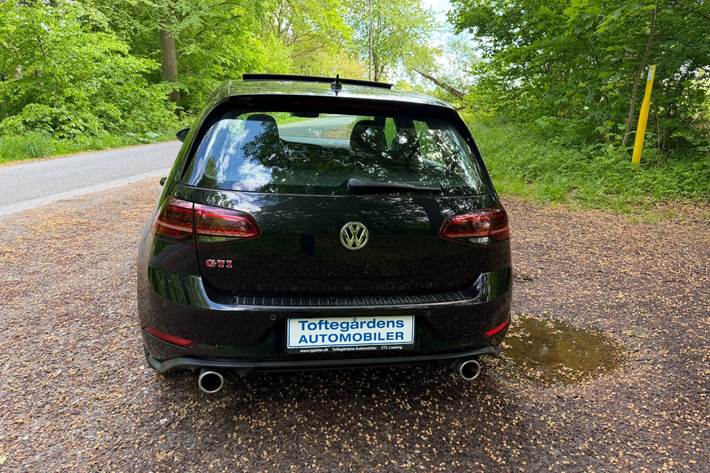 Sort VW Golf VII fra 2017