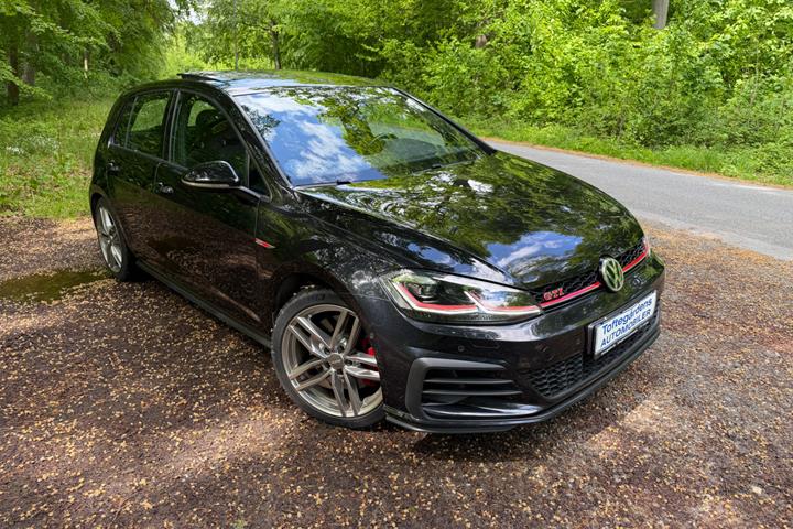 Sort VW Golf VII fra 2017