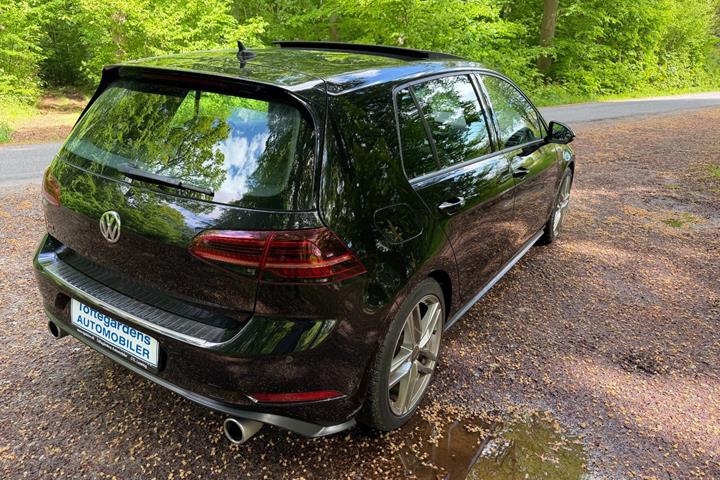 Sort VW Golf VII fra 2017