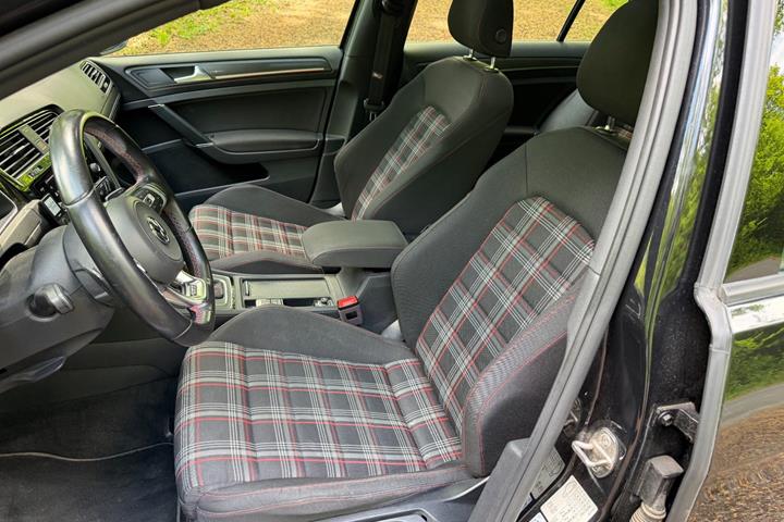 Sort VW Golf VII fra 2017